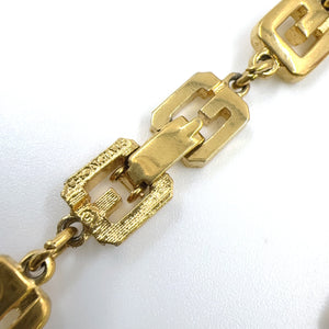 GIVENCHY