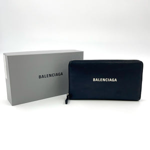 BALENCIAGA