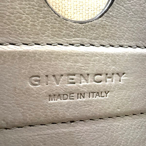 GIVENCHY