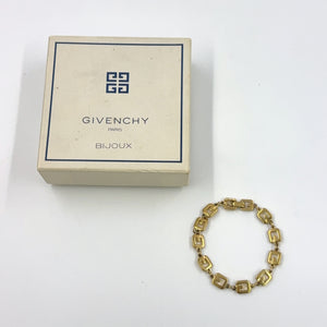GIVENCHY